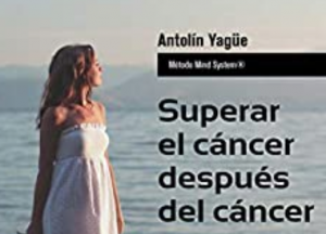 Donaci&oacute;n de libro &lsquo;Superar el c&aacute;ncer despu&eacute;s del c&agrave;ncer&rsquo; para la biblioteca del COPIB