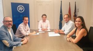 El COPIB es reuneix amb el president del PP balear i representants del partit en el Parlament per cercar suports en la seva defensa de la inclusi&oacute; del professional de la psicologia cl&iacute;nica en Atenci&oacute; Prim&agrave;ria