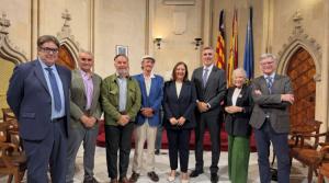 ​La vicedegana del COPIB assisteix a la presa de possessi&oacute; de la nova junta del COMIB