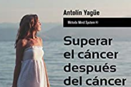 Donaci&oacute;n de libro &lsquo;Superar el c&aacute;ncer despu&eacute;s del c&agrave;ncer&rsquo; para la biblioteca del COPIB