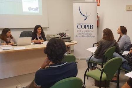 Los profesionales de la psicolog&iacute;a de Ibiza y Formentera se forman para mejorar la intervenci&oacute;n en procesos de alta conflictividad familiar 