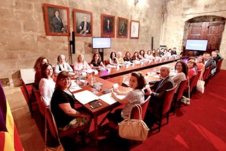 El COPIB col&middot;labora en l'elaboraci&oacute; i coordinaci&oacute; del Pla Auton&ograve;mic contra el Tr&agrave;fic de Dones i Nines amb finalitats d'explotaci&oacute; sexual