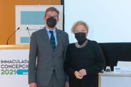 La vicedecana del COPIB asiste al acto del Colegio Oficial de Farmac&eacute;uticos en honor a su patrona