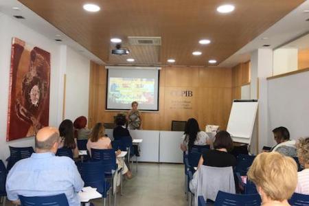 Excelente formaci&oacute;n sobre &lsquo;Multiculturalidad e intervenci&oacute;n en emergencias&rsquo; a cargo de Dolores Ca&ntilde;ossantos