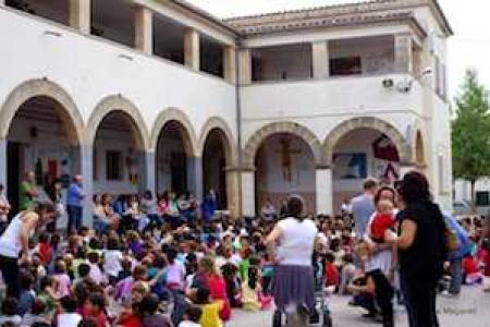 Membres del Grup d'Intervenci&oacute; Psicol&ograve;gica del COPIB treballen als centres educatius de Sant Lloren&ccedil; i de les localitats del Llevant que reprenen la seva activitat despr&eacute;s de les inundacions