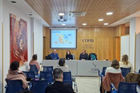 El COPIB trabaja en la creaci&oacute;n de una red de centros de pr&aacute;cticas para el alumnado del M&aacute;ster de Psicolog&iacute;a General Sanitaria de la UIB