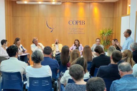 Debate electoral en el COPIB: Todos los partidos pol&iacute;ticos coinciden en la necesidad de incorporar m&aacute;s profesionales de la psicolog&iacute;a a la Atenci&oacute;n Primaria y aumentar su presencia en otros &aacute;mbitos