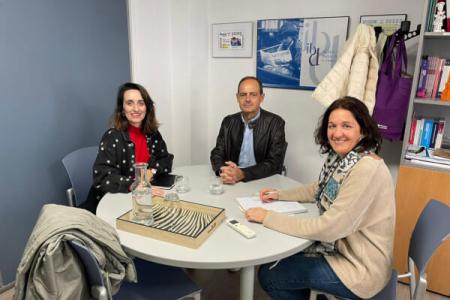 ​Representantes del COPIB se re&uacute;nen con la directora del IBDona
