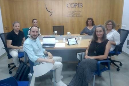 ​El COPIB acoge la primera reuni&oacute;n de seguimiento sobre la implantaci&oacute;n de la figura de los/as psic&oacute;logos/as educativos