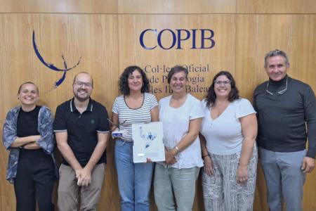 ​El COPIB reconoce la labor de Ascensión Álvarez durante una década al frente del GT de Intervención y atención psicológica en el ámbito social