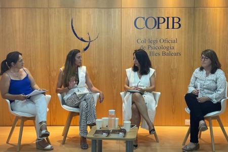 ​La presentaci&oacute;n de "Solo es un libro, pap&aacute;" abre un espacio de reflexi&oacute;n sobre la violencia intrafamiliar en el COPIB