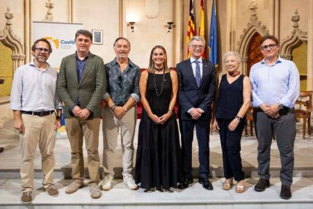 ​La vicedecana del COPIB asiste a la toma de posesi&oacute;n de la nueva Junta del COVIB