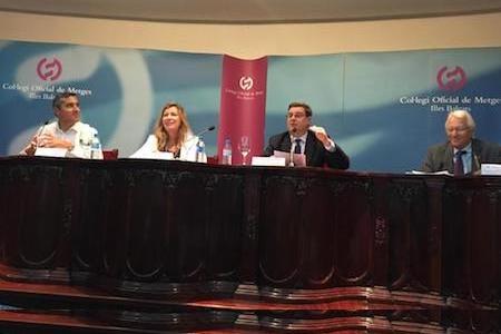 La Vicedecana del COPIB asiste a la clausura del curso 2018-2019 de la Academia M&eacute;dica Balear