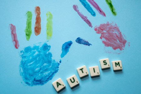 CURS EN L&Iacute;NEA: L'espectre de l'autisme m&eacute;s enll&agrave; de la inf&agrave;ncia. Caracter&iacute;stiques de les persones adultes i experi&egrave;ncies en primera persona